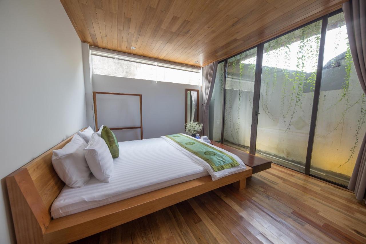 The Purple Hue Homestay Bagian luar foto
