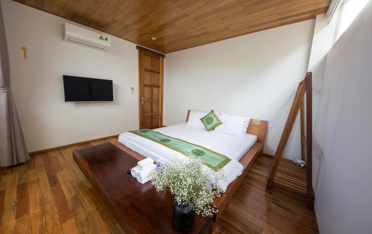 The Purple Hue Homestay Bagian luar foto