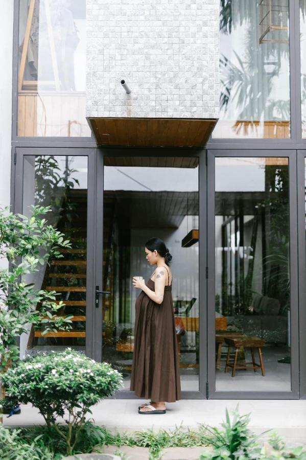 The Purple Hue Homestay Bagian luar foto